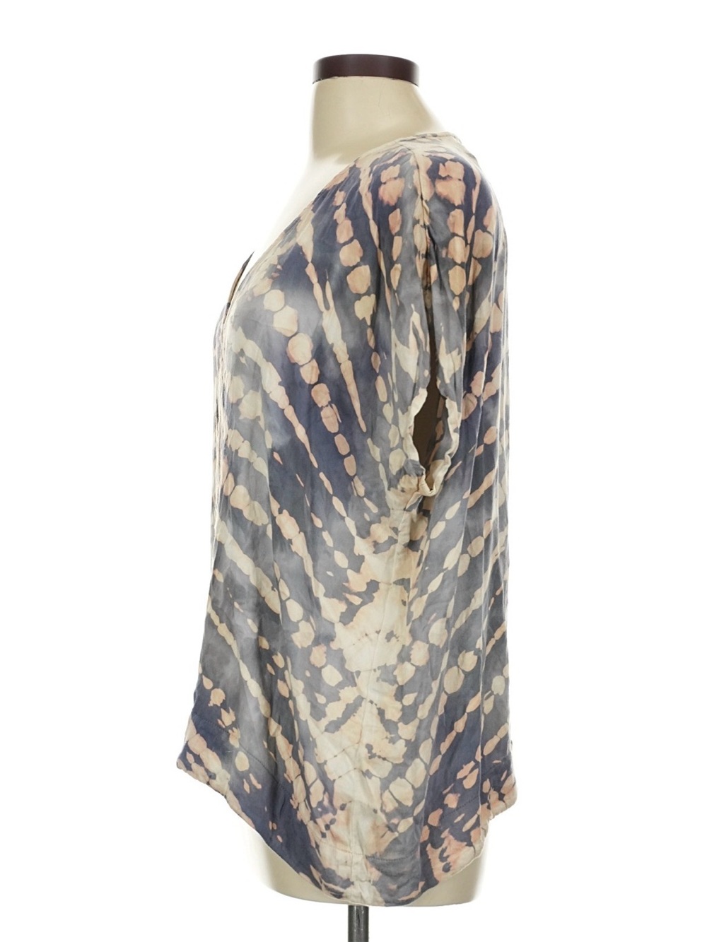 River & Sky Downtown tee V-Neck Tie-Dye Blouse - Neutral Navy & Cream - Picture 4 of 7